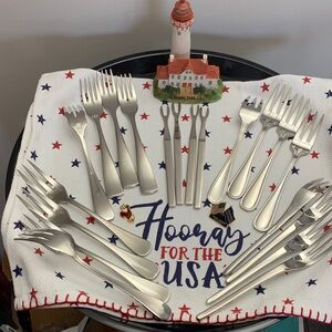 ONEIDA or SANT' ANDREA Forks for Everyone SOLD as S/4-5 Patterns 18/10 SS